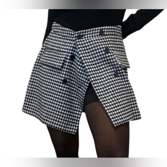 Forever 21 black and white checkered button up skirt women in a size small. - Picture 14 of 14